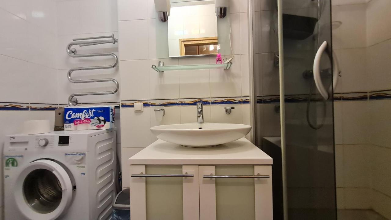 Rehouse, Antokolskio 13 Βίλνιους Εξωτερικό φωτογραφία